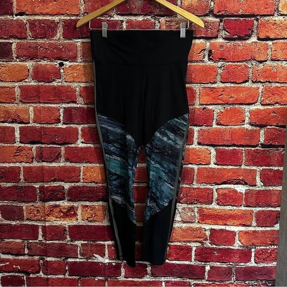 Lululemon leggings size 8 - Picture 1 of 9